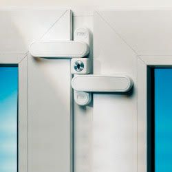 Raamkruk met slot bij een Boxtelse woning Raamkruk met slot bij een Boxtelse woning